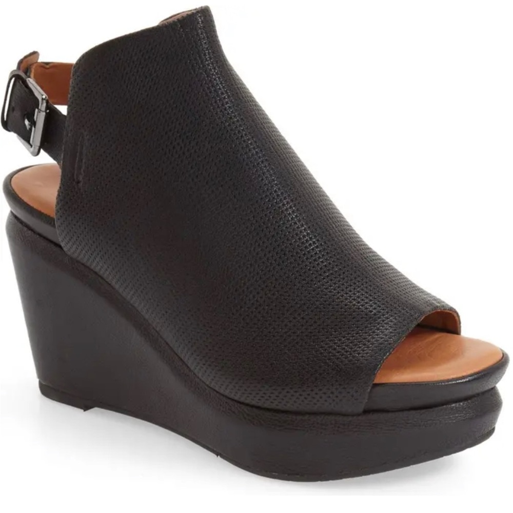 Gentle Souls Jasper black sandals 7.5